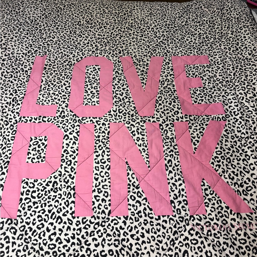 PINK RARE, VINTAGE COMFORTER - Picture 2 of 6